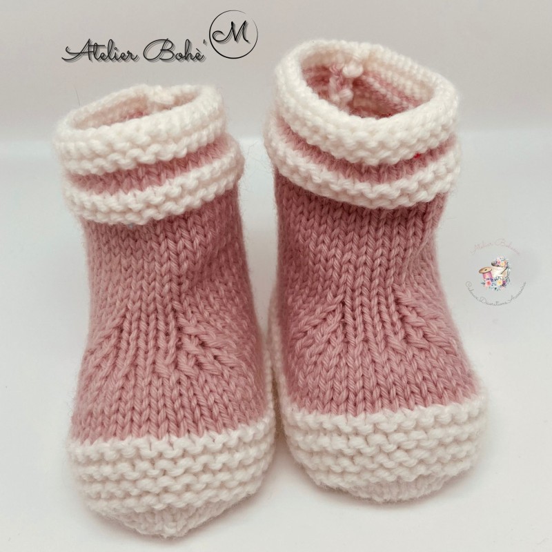 chaussons bébé laine rose,cadeau bebe naissance tricot.